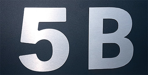 numéro de rue sur le portail