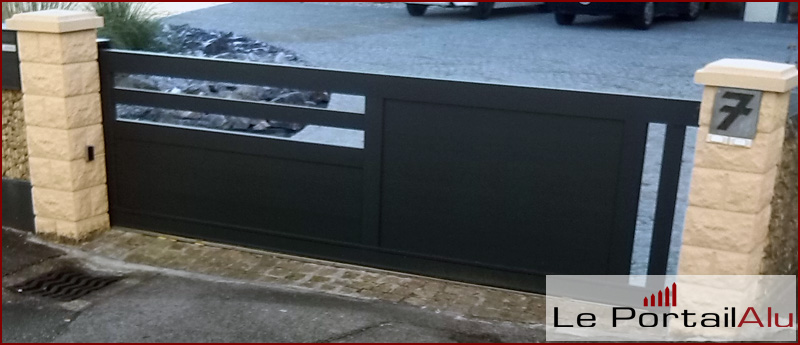 portail aluminium suisse barreaudage asymétrique