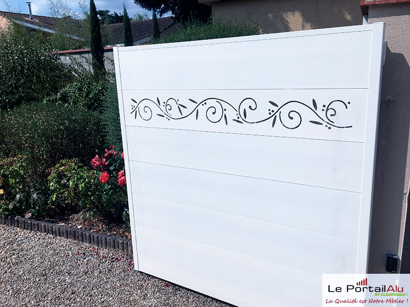 pose de portail battant aluminium motif olivier