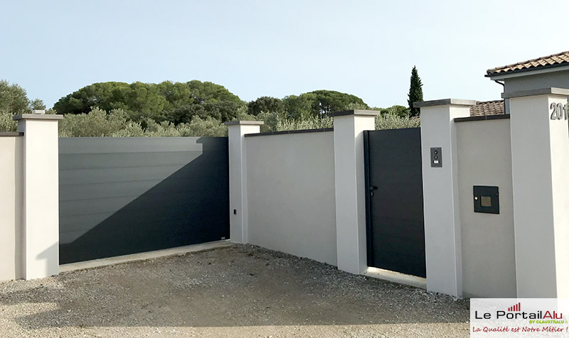 Portail portillon extérieur dans le 30