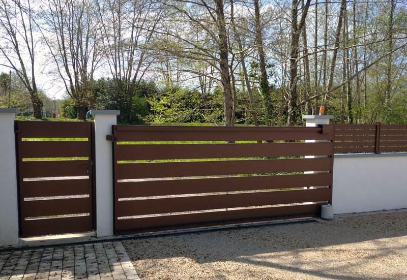 ensemble portail portillon cloture