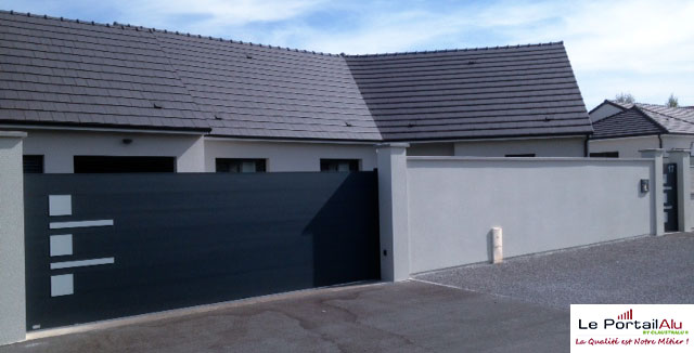 un des 8 modèles de portail en aluminium installé en 2018 dans l'Aisne