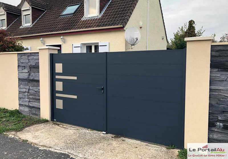 Portail gamme déco modèles avec carré et bandes inox