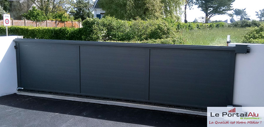 portail coulissant lames 150mm plein en alu
