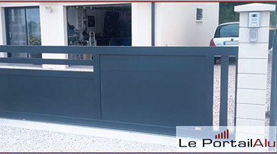 portail alu asymétrique 1-3 ajouré
