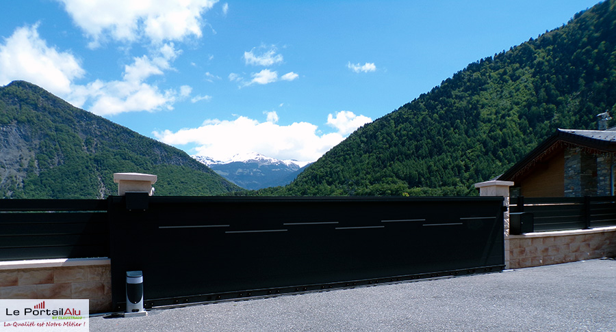 Portail alu posé dans la Savoie