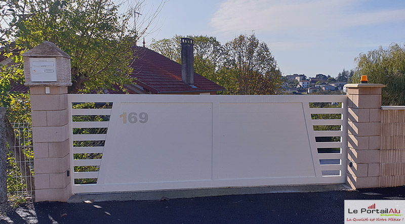 portail aluminium V Ajouré