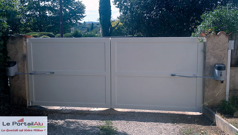 portail posé dans le 06