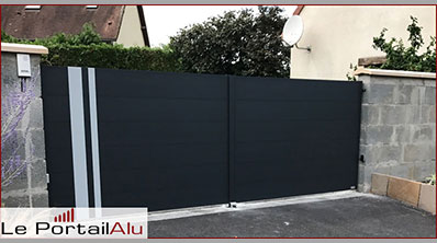 Portail à deux vantaux Portail à deux vantaux symétrique en aluminium