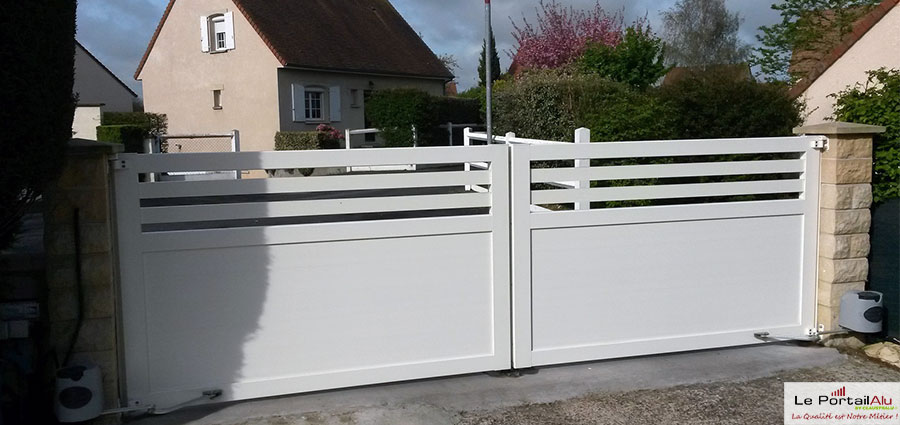 Fermeture à deux vantaux aluminium ajouréposé à Bourguébus