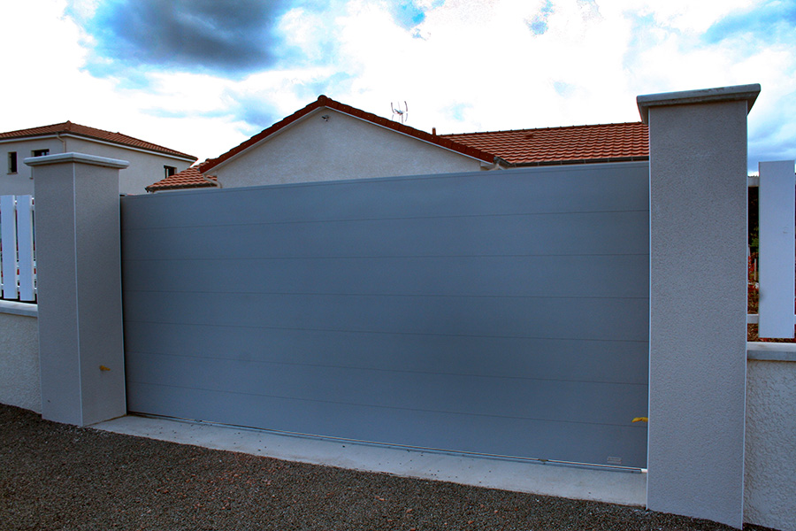Portail plein gris clair