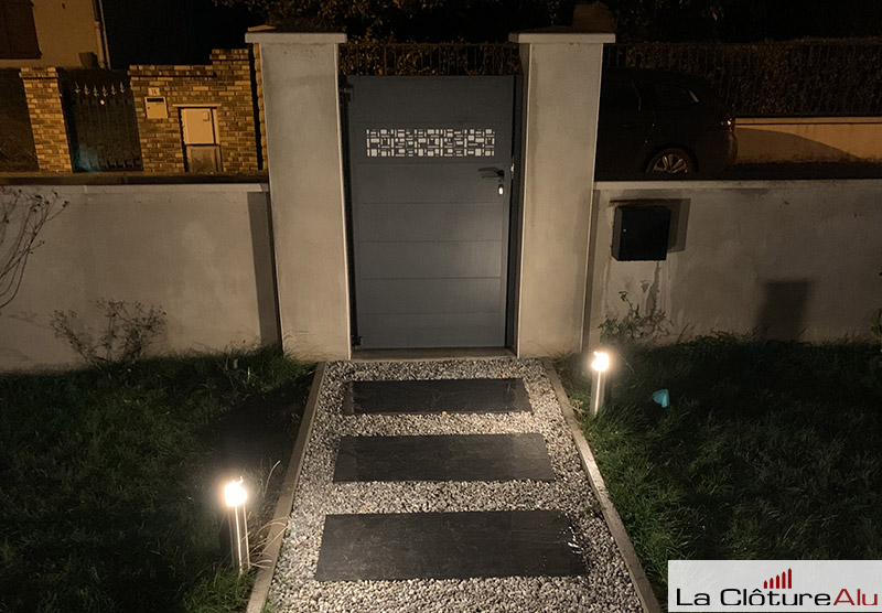 portillon intérieur installé dans le jardin